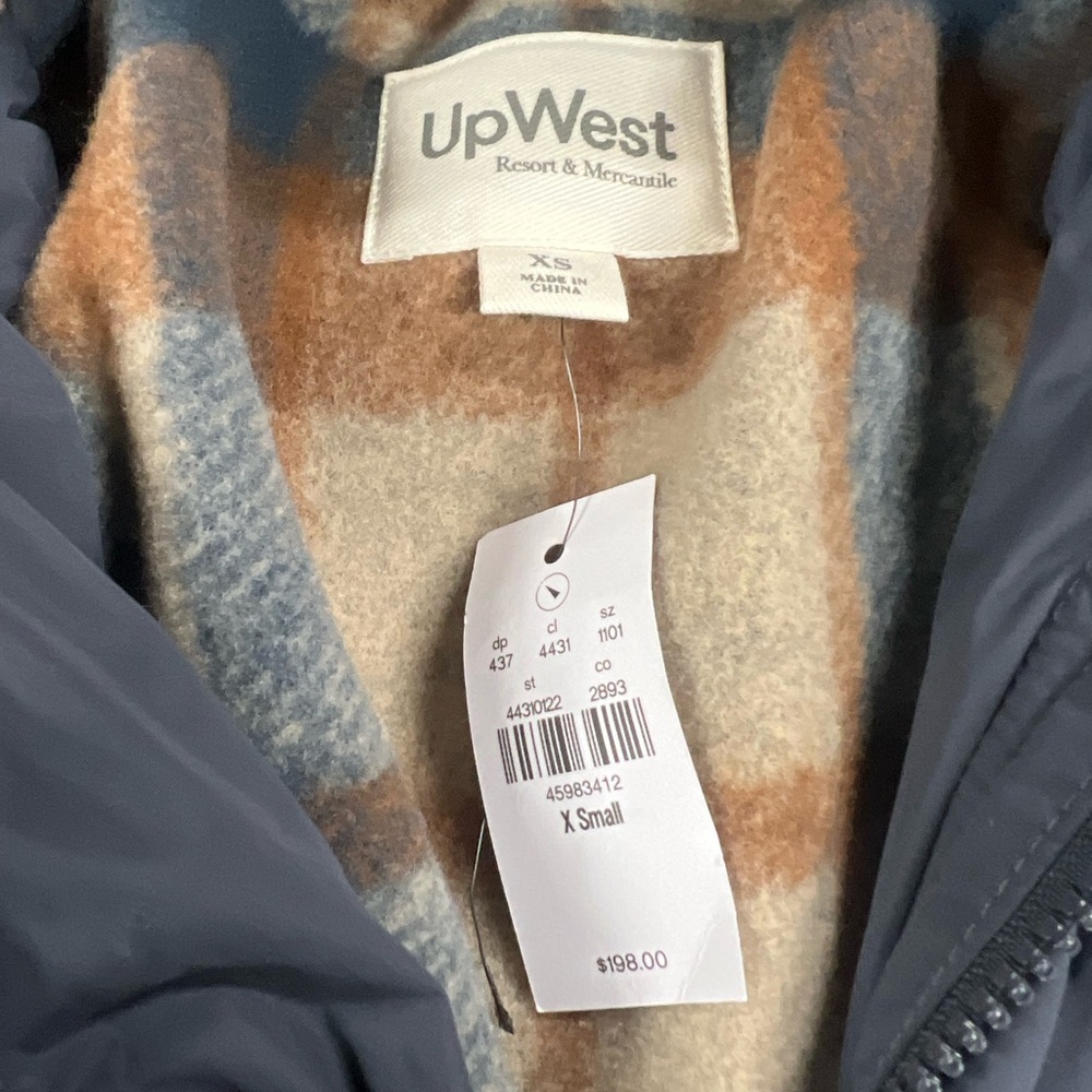 UpWest Quilted Hooded Parka NWT UW9 - Picture 5 of 7
